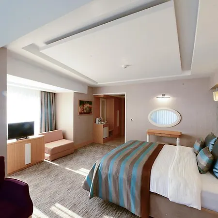 فندق بيروسا 4*