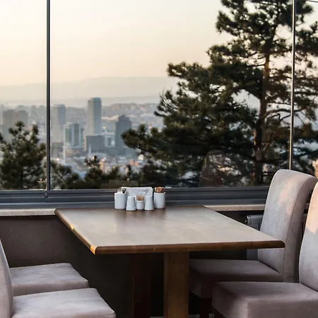 فندق بيروسا