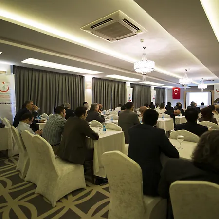 فندق بيروسا 4*